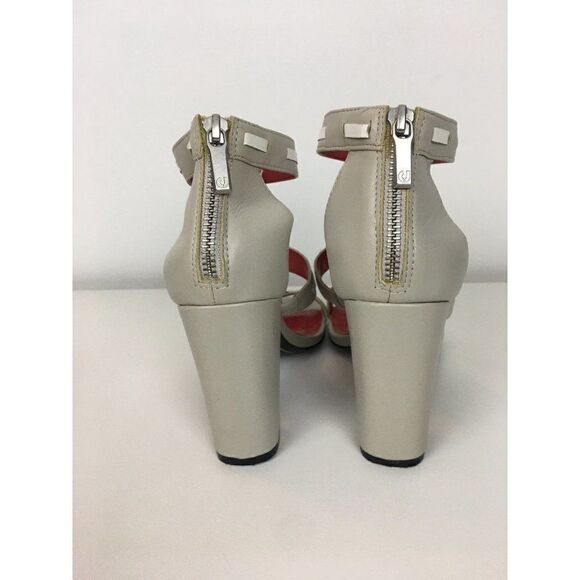 Charles Jourdan Club Heel - Picture 5 of 11